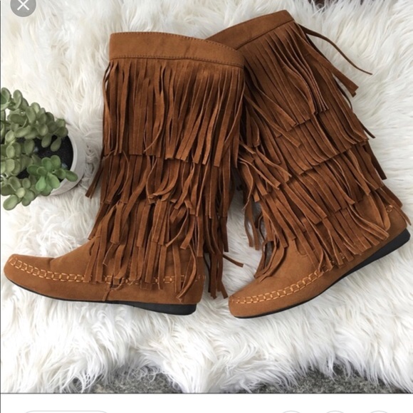 Adriana New York Fringe Moccasin boots - Picture 1 of 6